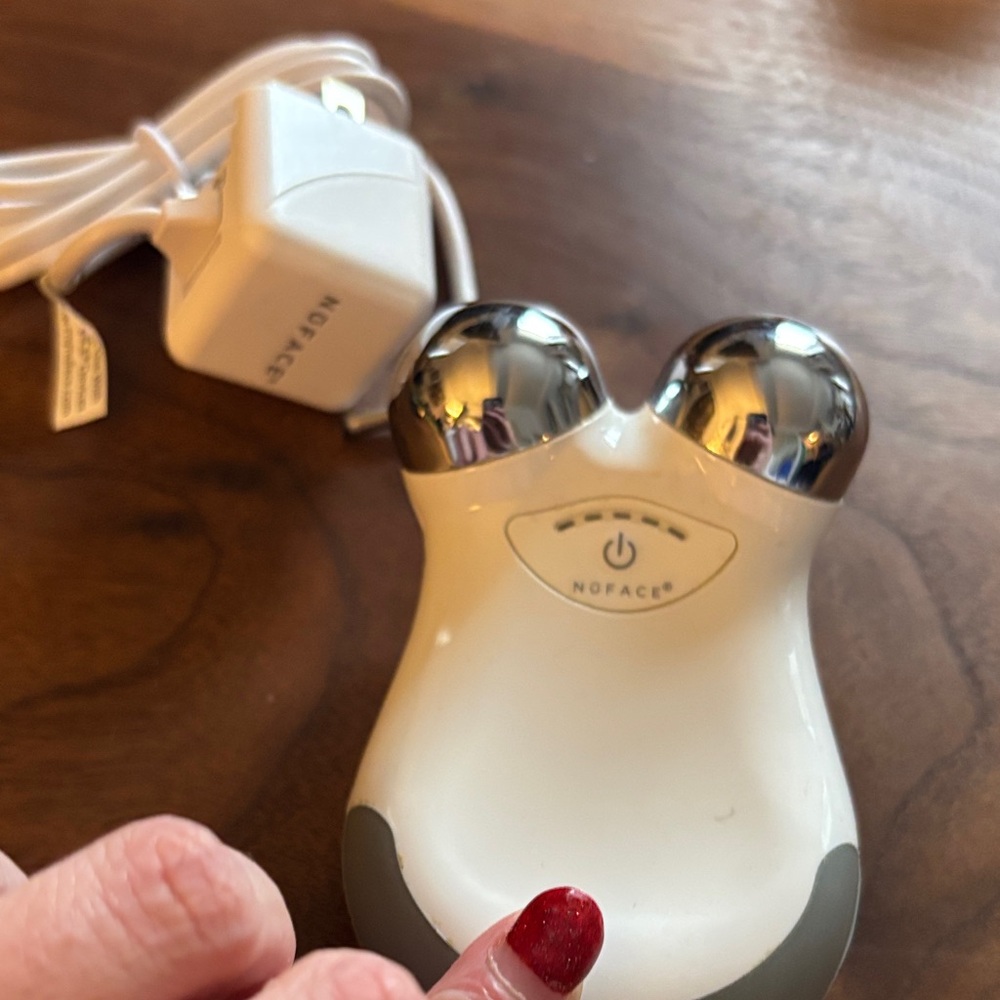 NuFace Toning Device in White and Silver
